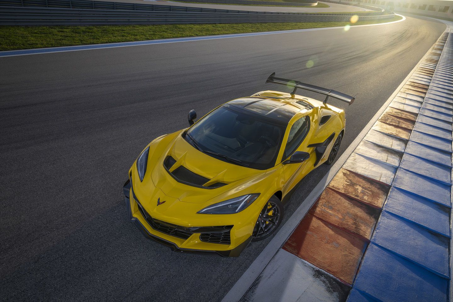 What Makes the 2025 Chevrolet Corvette Stingray Feel Different From Any Other Sports Car?