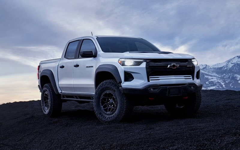 2026 White Chevrolet Colorado